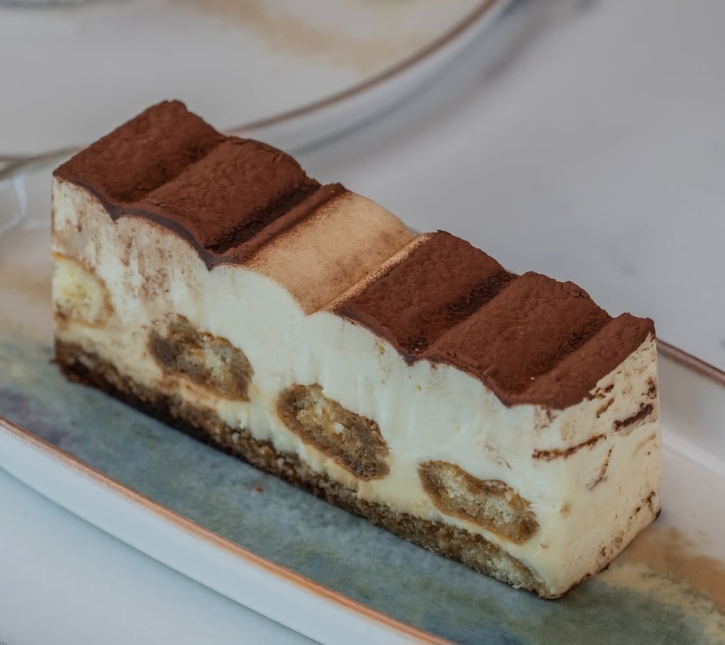 Tiramisu Cake